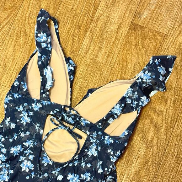 A Pea in the Pod Maternity Blue Floral Ruffle One-Piece Swimsuit Size Small - Picture 7 of 12